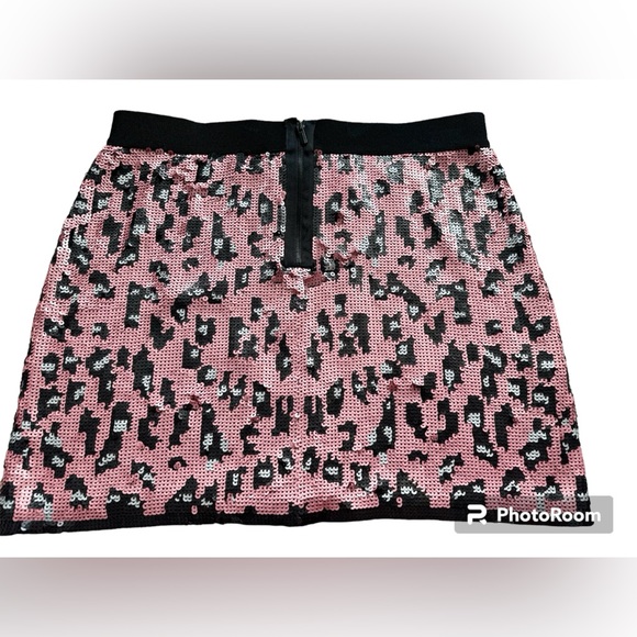 BCBGMAXAZRIA Sequin mini skirt; Black and pink; Size S; Excellent condition; - Picture 3 of 8